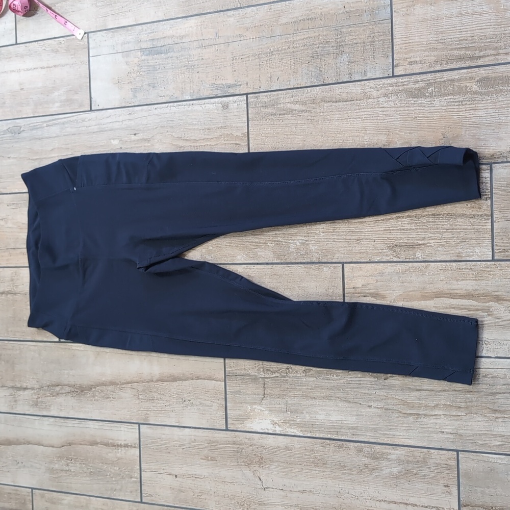 Set of 4 Mondetta Leggings with Pockets and Crisscrossed Detailing - Picture 9 of 10